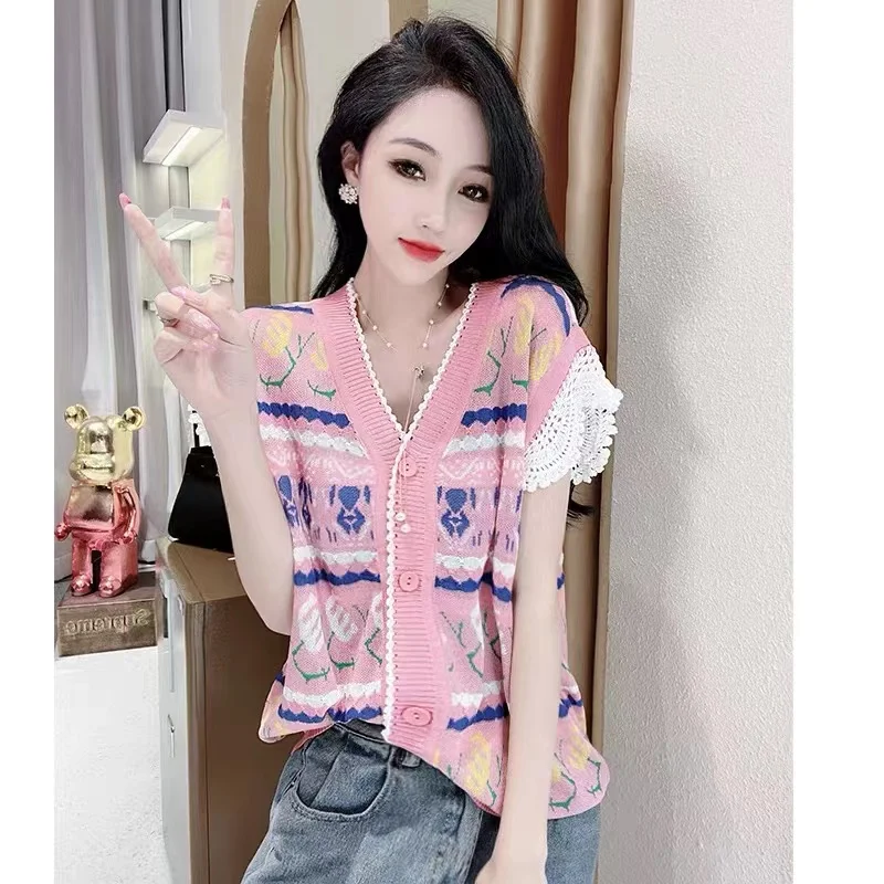 BULOCHOVA Vintage Print Silk Knit Cardigan Short Tops Women V Neck Single-Breasted Stitching Color Loose Thin Sweater Top Femme
BULOCHOVA Vintage Print Silk Knit Cardigan Short Tops Women V Neck Single-Breasted Stitching Color Loose Thin Sweater Top Femme