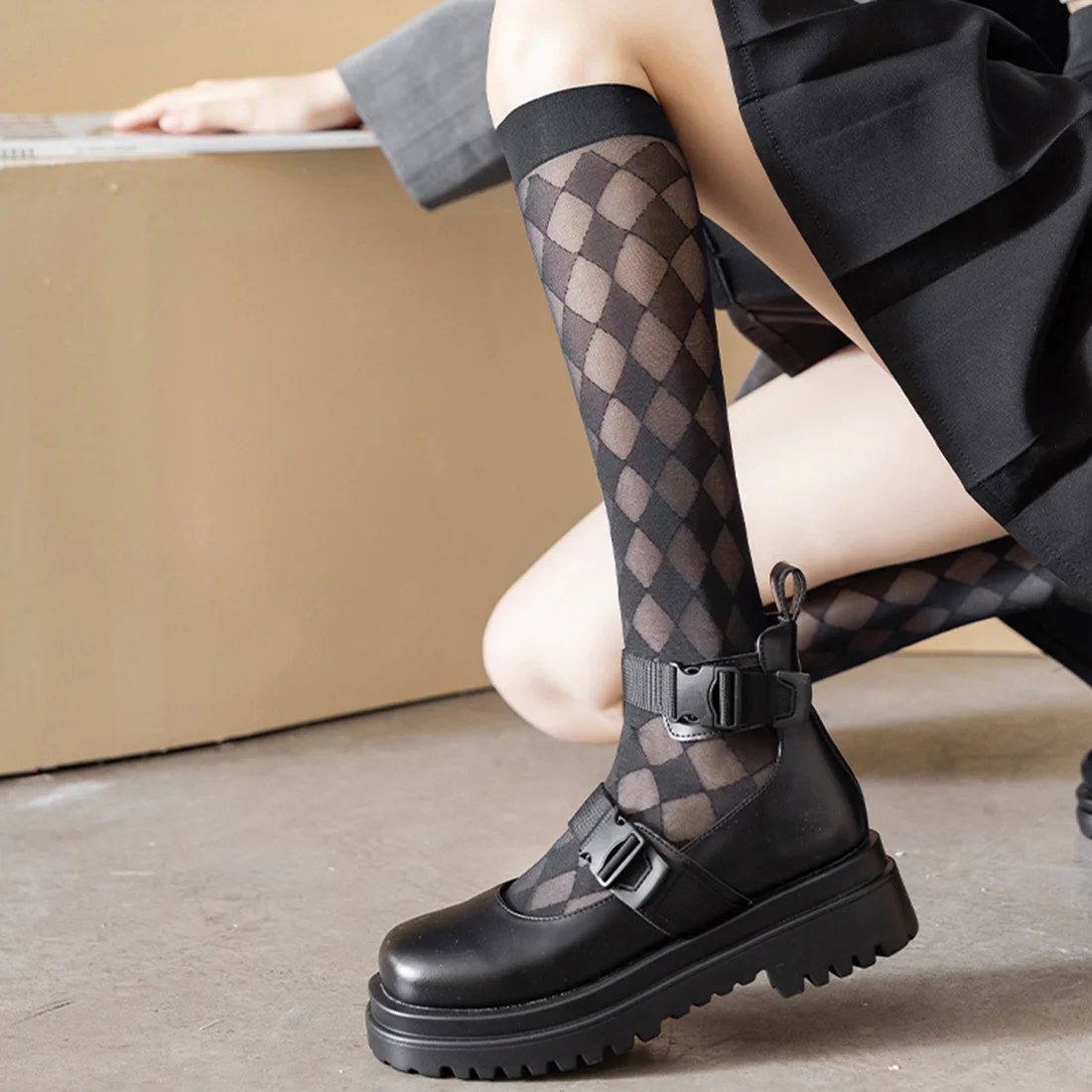 Calf Socks Women's Summer Thin Black Stockings JK Socks Long Tube Stockings Diamond-Shaped British Style Half-Length Tube Socks
Calf Socks Women's Summer Thin Black Stockings JK Socks Long Tube Stockings Diamond-Shaped British Style Half-Length Tube Socks