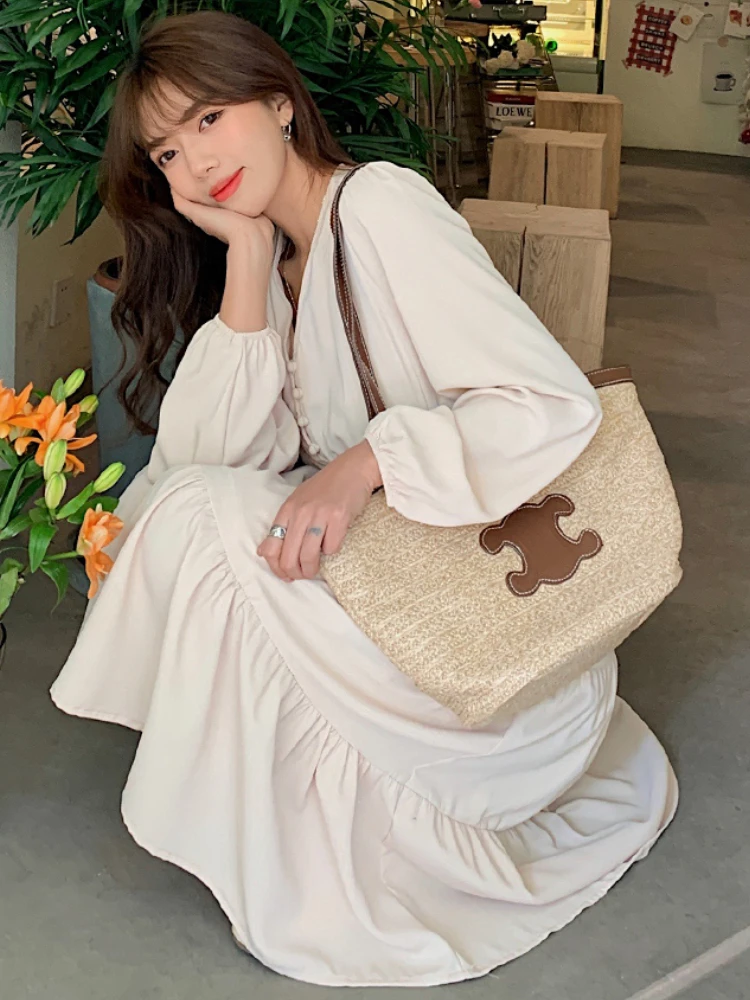 2022 Autumn New French V-neck Temperament Dress Long-sleeved Female Waist-slimming High-waisted Solid Color Dress Y2k Dresses
2022 Autumn New French V-neck Temperament Dress Long-sleeved Female Waist-slimming High-waisted Solid Color Dress Y2k Dresses
