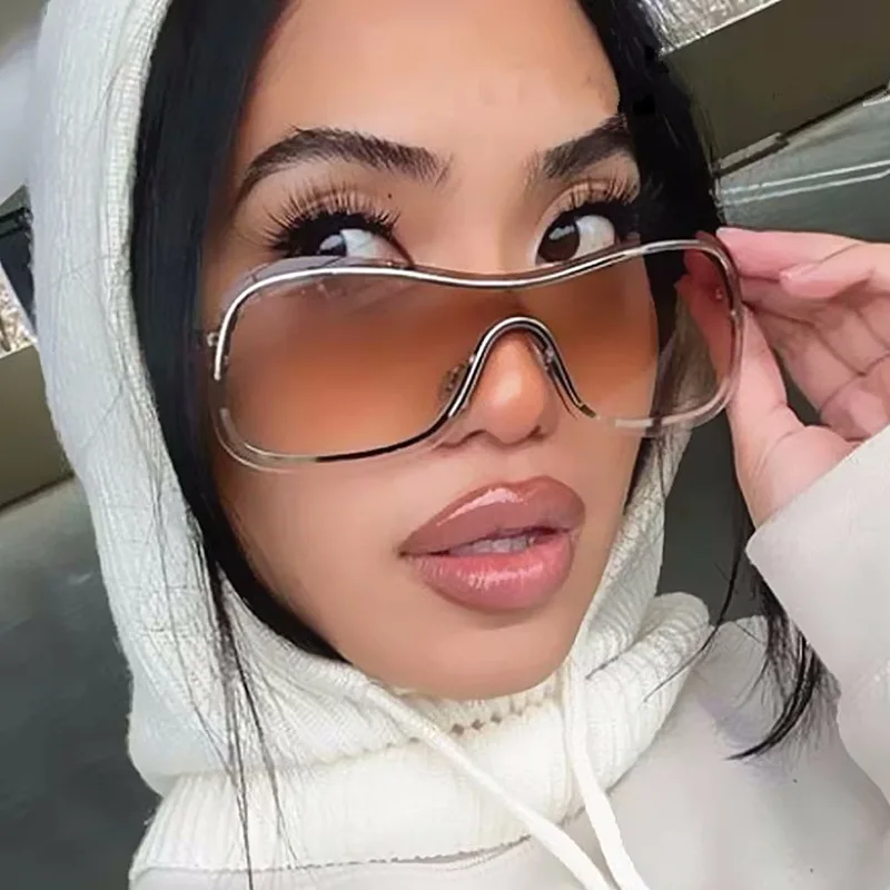 New Fashion One Piece Sunglasses Women y2k 2024 Luxury Brand Metal Frame Steampunk Sun Glasses Accessories Eyewear UV400 Shades
New Fashion One Piece Sunglasses Women y2k 2024 Luxury Brand Metal Frame Steampunk Sun Glasses Accessories Eyewear UV400 Shades
