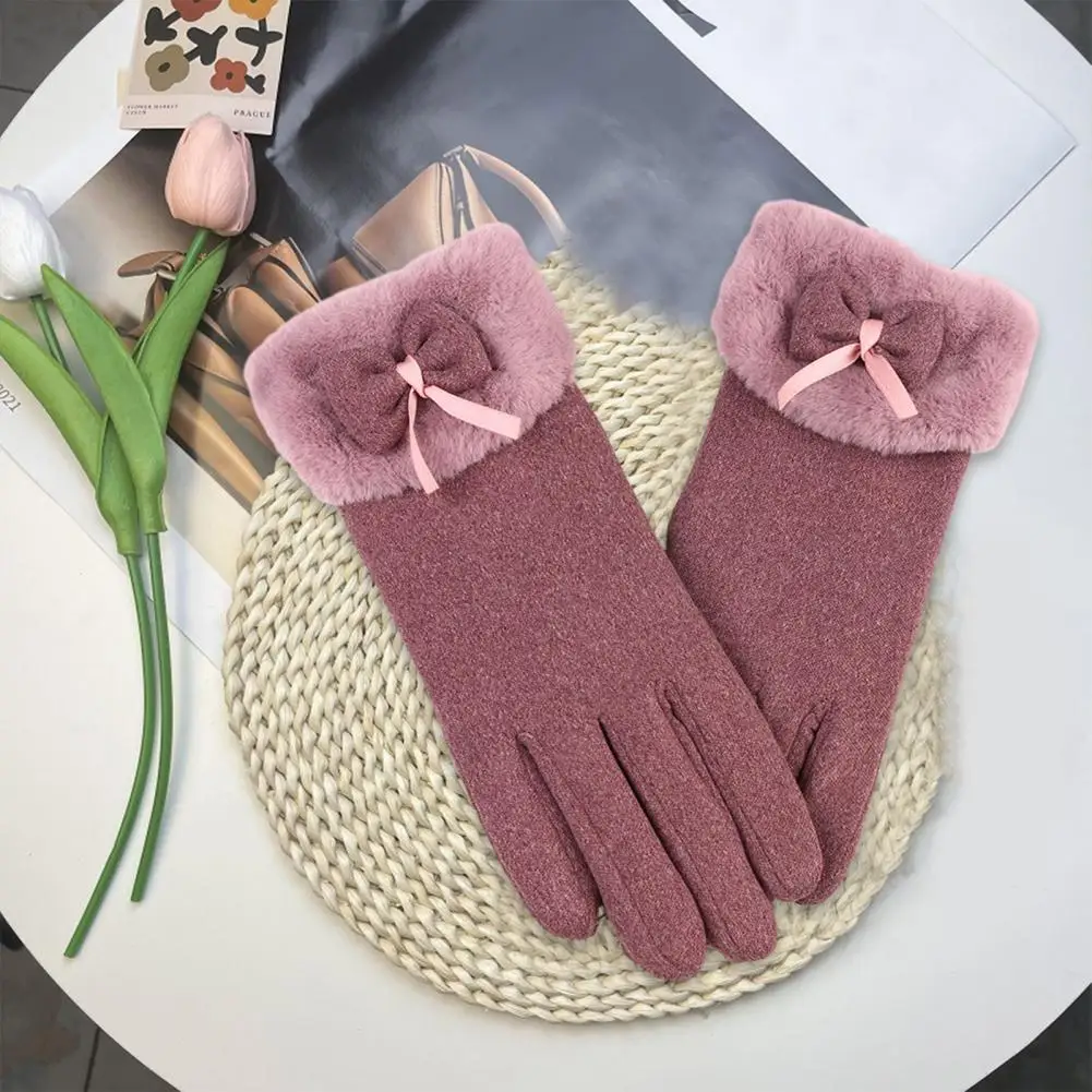 Ergonomic Design Gloves Winter Warm Gloves for Women Plush Cuffs Bowknot Decor Touch Screen Windproof Ideal for Outdoor Riding
Ergonomic Design Gloves Winter Warm Gloves for Women Plush Cuffs Bowknot Decor Touch Screen Windproof Ideal for Outdoor Riding
