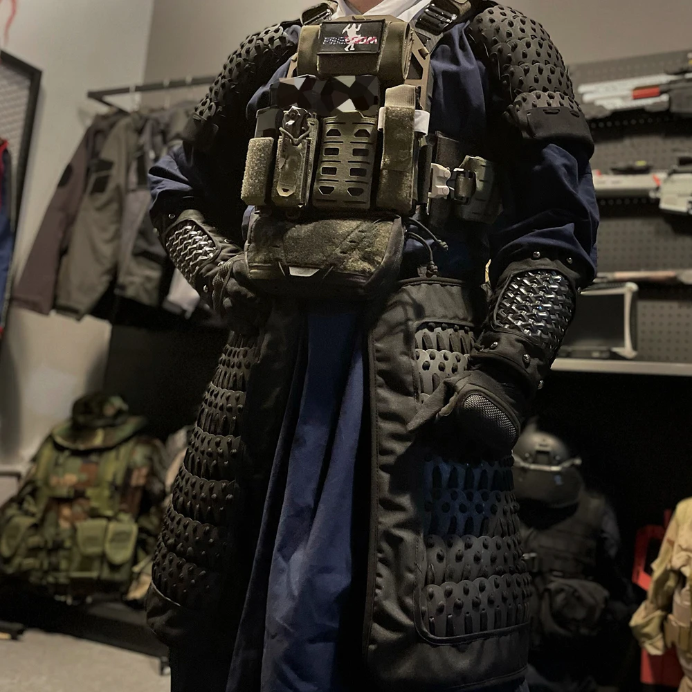 Tactical armor Chinese classic costume skirt martial arts suit hunting camping accessories for men
Tactical armor Chinese classic costume skirt martial arts suit hunting camping accessories for men