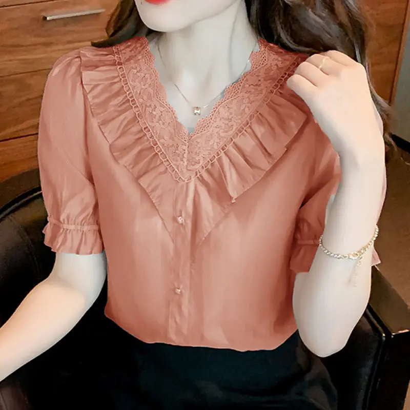 Elegant V-Neck Lace Spliced Flare Sleeve Ruffles Blouse 2022 Summer New Commute Pullovers Sweet Female Clothing Chic Shirt
Elegant V-Neck Lace Spliced Flare Sleeve Ruffles Blouse 2022 Summer New Commute Pullovers Sweet Female Clothing Chic Shirt