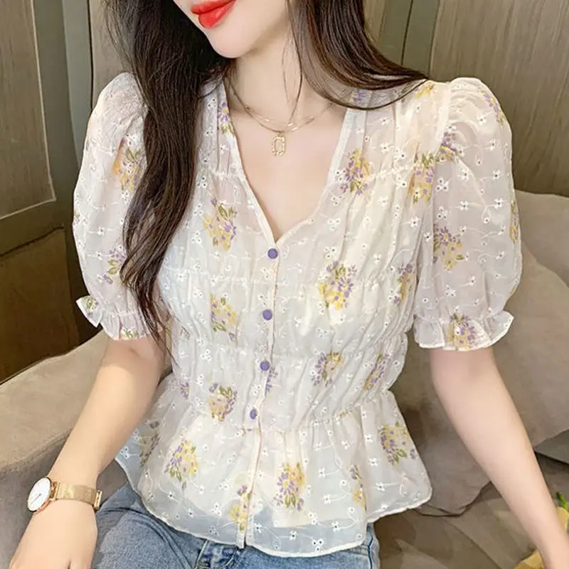 

2023 New Summer Fashionable Commuting Minimalist V-neck High Waisted Slim Casual and Stylish Versatile Floral Women's Shirt