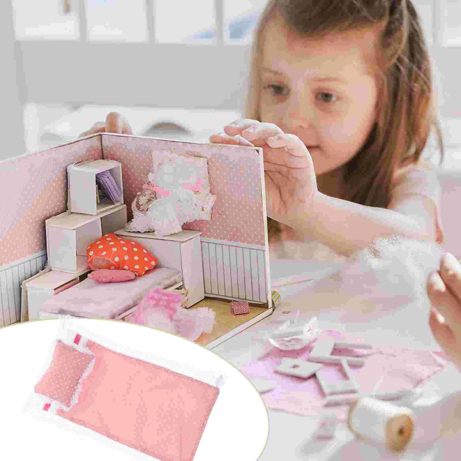 Doll Bedding Dollhouse Bedding Set Comforter Pillows Miniature Bedsheet Mini House Bedding Realistic Bedroom
Doll Bedding Dollhouse Bedding Set Comforter Pillows Miniature Bedsheet Mini House Bedding Realistic Bedroom
