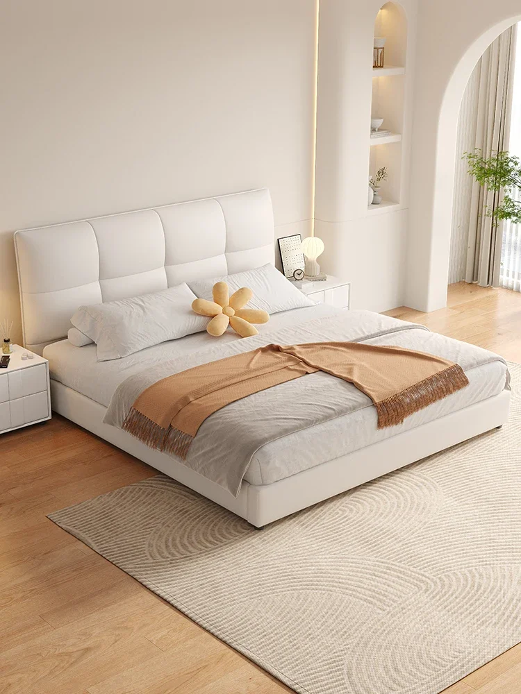 Italian extremely simple soft double bed high-end atmospheric leather art bed light luxury modern simple master bedroom
Italian extremely simple soft double bed high-end atmospheric leather art bed light luxury modern simple master bedroom