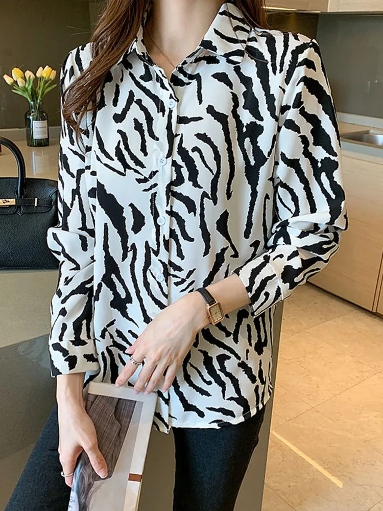 Leopard Print Shirt Women 2022 Autumn New Loose Fashion Long Sleeve Blouses Turn-down Collar Korean Office Ladies Tops
Leopard Print Shirt Women 2022 Autumn New Loose Fashion Long Sleeve Blouses Turn-down Collar Korean Office Ladies Tops