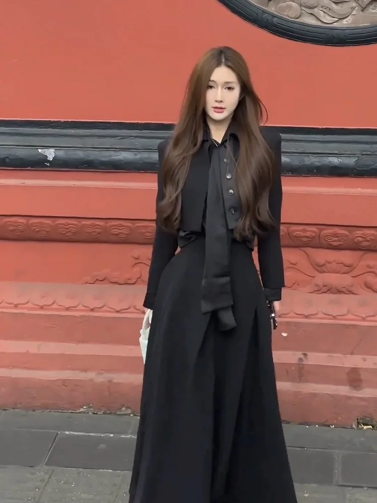 Professional Cold Style Autumn Women's Small Fragrance Black Suit Jacket Long Skirt Early Spring Slimming Lady Two-piece Set
Professional Cold Style Autumn Women's Small Fragrance Black Suit Jacket Long Skirt Early Spring Slimming Lady Two-piece Set