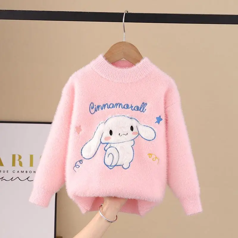 Новый детский свитер Sanrio Kawaii Cinnamoroll Аниме Фигурка 23 Милая зимняя мягкая теплая мультяшная нижняя рубашка женская одежда
Новый детский свитер Sanrio Kawaii Cinnamoroll Аниме Фигурка 23 Милая зимняя мягкая теплая мультяшная нижняя рубашка женская одежда
