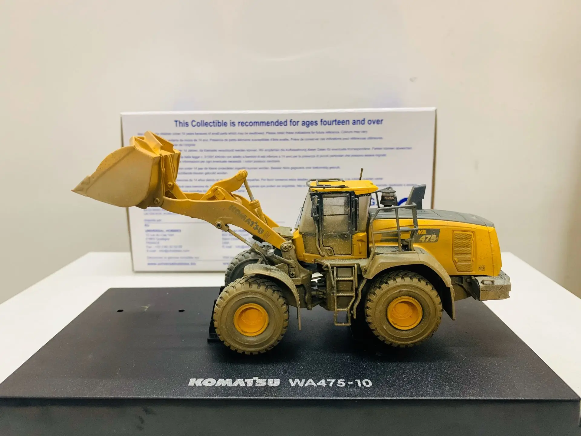 Фронтальный погрузчик Komatsu WA475-10, многофункциональная модель 1:50, модель UH8146, новинка 
Фронтальный погрузчик Komatsu WA475-10, многофункциональная модель 1:50, модель UH8146, новинка