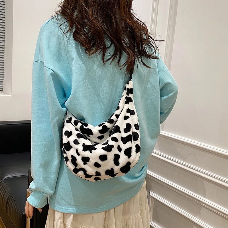 Cute Cow Pattern Women Bags Plush Soft Sweet Shoulder Crossbody Bag Totes Large Capacity All-match Students Casual Handbags
Cute Cow Pattern Women Bags Plush Soft Sweet Shoulder Crossbody Bag Totes Large Capacity All-match Students Casual Handbags