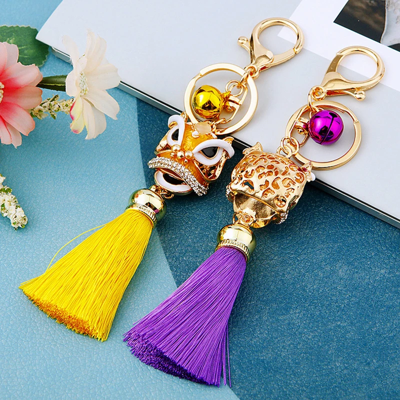 1pcs Inlaid Diamond Keychain Creative Chinese Style Dance Lion Tassel Bell Metal Key Rings Car Bag Accessories Creative Gift
1pcs Inlaid Diamond Keychain Creative Chinese Style Dance Lion Tassel Bell Metal Key Rings Car Bag Accessories Creative Gift