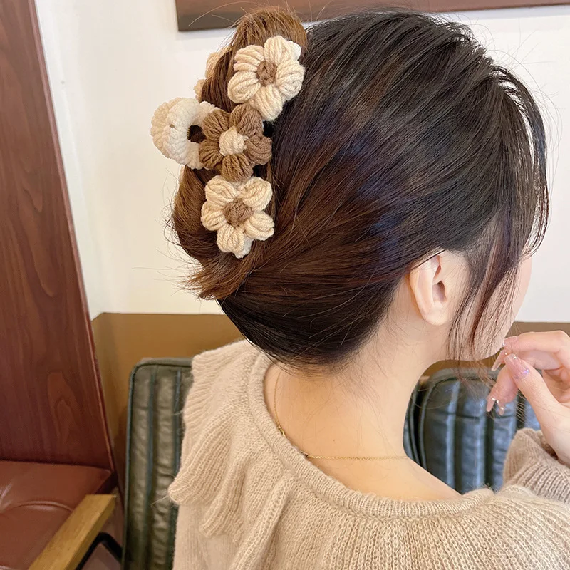 Korean Women Knitting Flower Hairpin Shark Clip Autumn Winter Crab Hair Claw For Women Large Ponytail Barrette Hair Accessories
Korean Women Knitting Flower Hairpin Shark Clip Autumn Winter Crab Hair Claw For Women Large Ponytail Barrette Hair Accessories