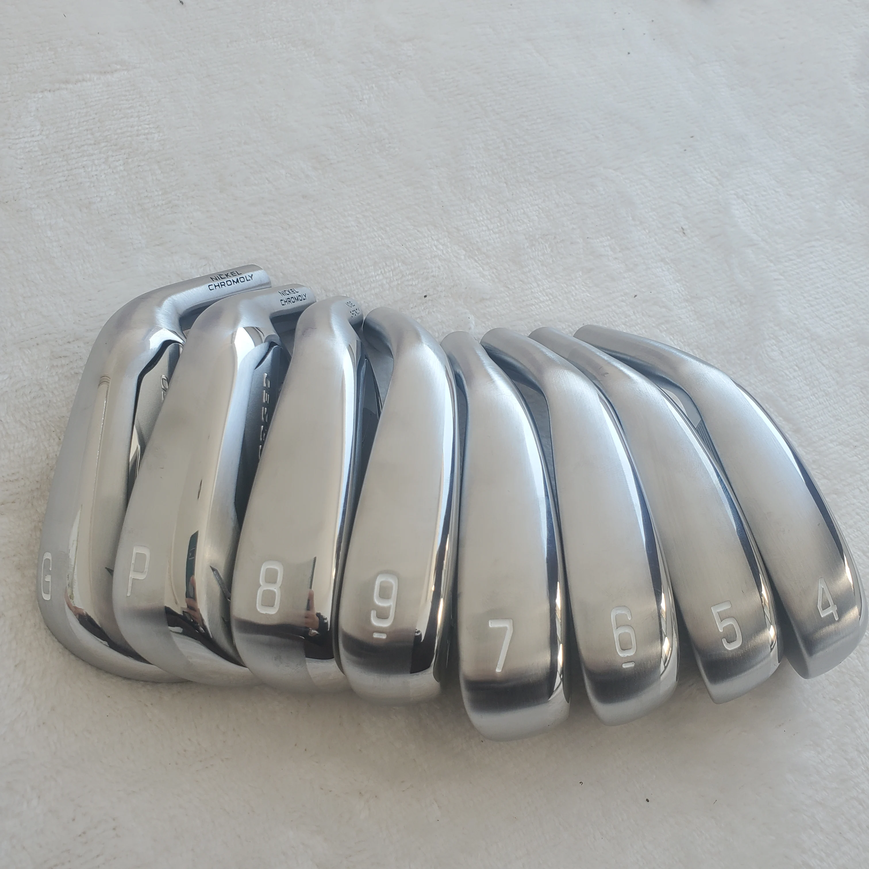 

8PCS 923Forged Golf Clubs Iron Set 4-9PG Golf Irons R/S Steel/Graphite Shafts Inlcuding Headcovers