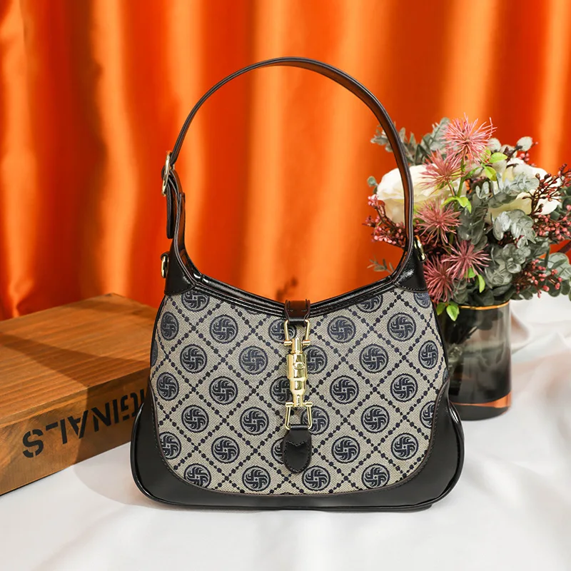 Luxury Designer Brand Bags For Women 2023 New High Quality Ladies Half Moon HandBags Classic Feminina Shoulder Messenger Purses
Luxury Designer Brand Bags For Women 2023 New High Quality Ladies Half Moon HandBags Classic Feminina Shoulder Messenger Purses