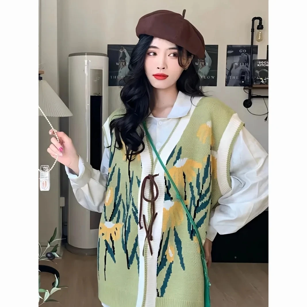 Women's Sweater Vest Female Loose Casual Sleeveless Lace Up Knitted Cardigan Outwear
Women's Sweater Vest Female Loose Casual Sleeveless Lace Up Knitted Cardigan Outwear