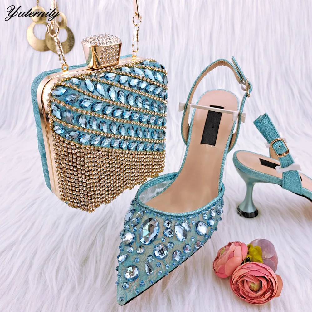 Latest Italian Fashion Women Shoes And Bag Set 2023 Italian Rhinestone Heels Shoes And Bag Set For Party Large Size 38-43
Latest Italian Fashion Women Shoes And Bag Set 2023 Italian Rhinestone Heels Shoes And Bag Set For Party Large Size 38-43