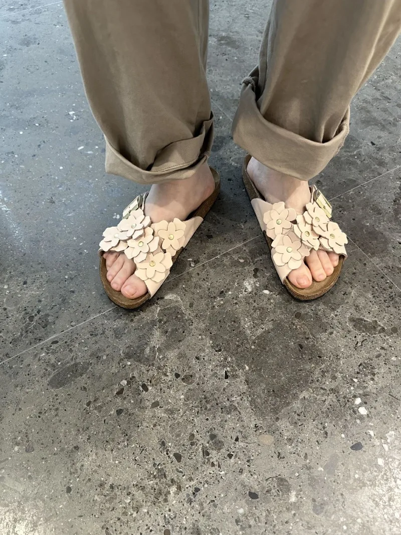 Sweet Flower Decoration Flat Slippers Women Retro Thick Bottom Cross Tied Slide Sandals Comfort Open Toe Designer Beach Sandals 4 S5cb4f3a3542f46b6bda4a8393eb474c6F