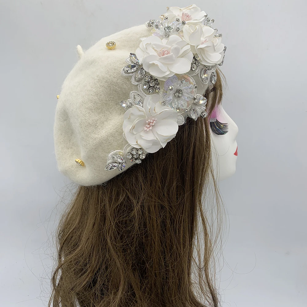 

Winter Unique Designer Berets for Women Luxury Rhinestone Bouquet Turban Cap Exaggerated Painter Hat Female Winter Headpiece