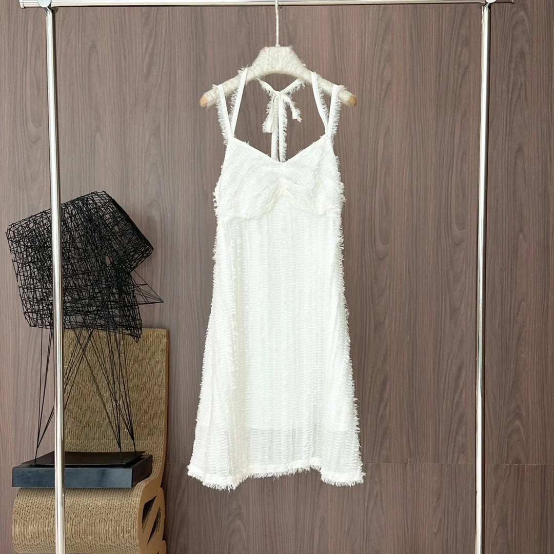

2024 Summer New Women's Wear White cut fabric suspender dress with feather tie up A-line skirt 0504