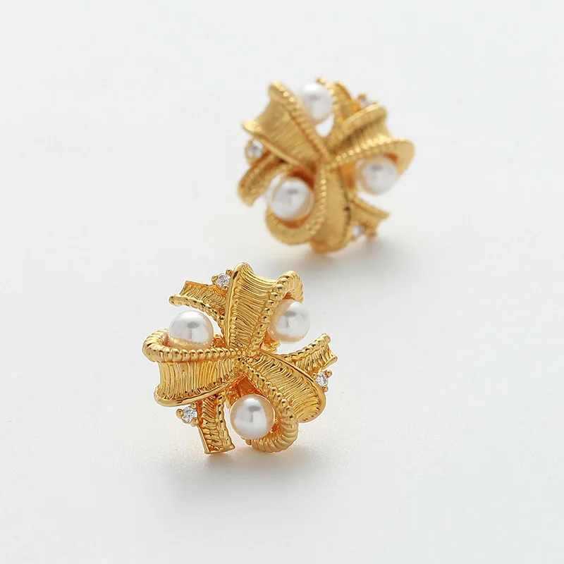 Fashion Trendy Modern Baroque Pearl Earring 14K Gold Filled Ear Stud 925 Silver Pin Twist Ear Hoop Circle Vintage Chic Jewelry
Fashion Trendy Modern Baroque Pearl Earring 14K Gold Filled Ear Stud 925 Silver Pin Twist Ear Hoop Circle Vintage Chic Jewelry