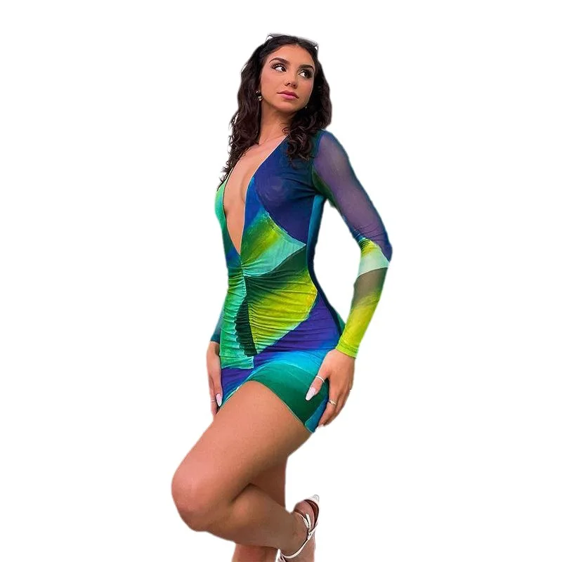 European And American Sexy Women's Spring Fashion New Deep V Pleated Printed Patchwork Buttock Up Dress
European And American Sexy Women's Spring Fashion New Deep V Pleated Printed Patchwork Buttock Up Dress