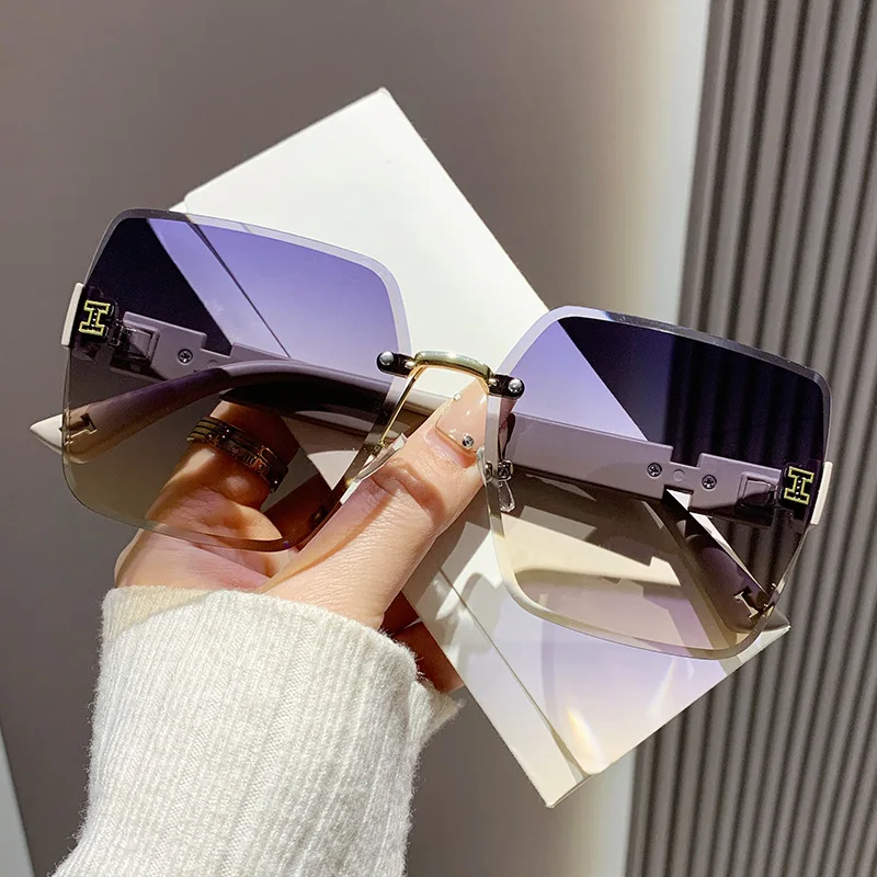 New Trendy Rimless Gradient Sunglasses for Women 2023 Luxury Brand Designer Sun Glasses Female Summer Travel Sunshade Mirror
New Trendy Rimless Gradient Sunglasses for Women 2023 Luxury Brand Designer Sun Glasses Female Summer Travel Sunshade Mirror