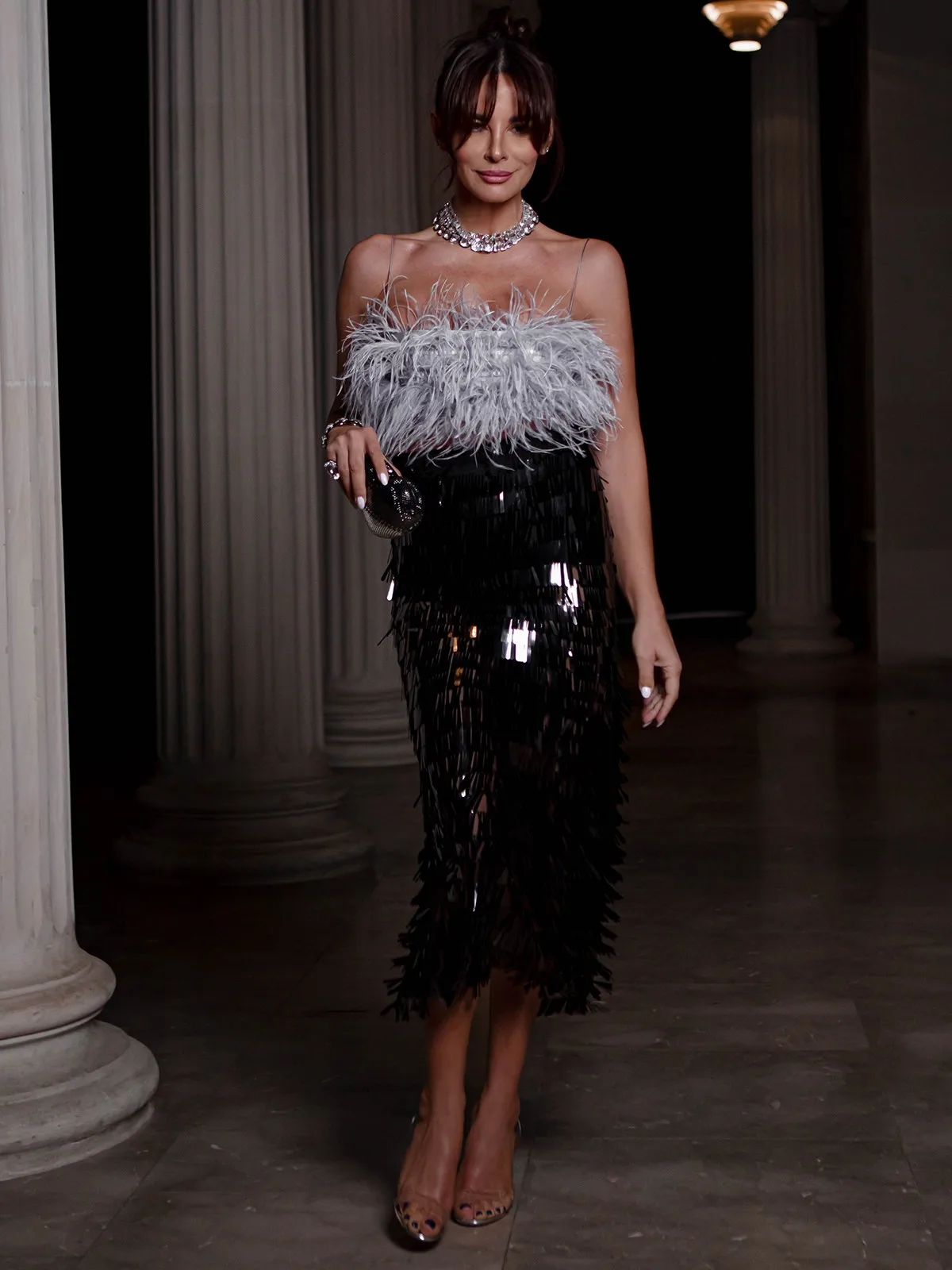 2023 New Women Sexy Black Sleeveless Feathers Tops Shinning Sequins Bodycon Mid-calf Celebrate Nightclub Party Birthday Dress
2023 New Women Sexy Black Sleeveless Feathers Tops Shinning Sequins Bodycon Mid-calf Celebrate Nightclub Party Birthday Dress