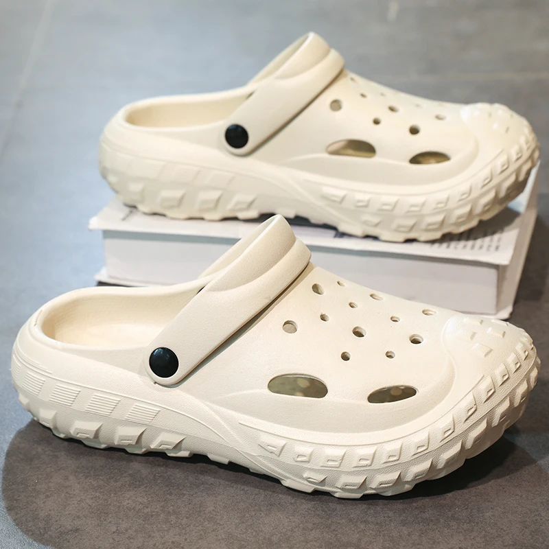 New fashionable and versatile men's sandals and slippers casual hole-in-the-wall men's shoes tire-soled toe-cap men's sandals 
New fashionable and versatile men's sandals and slippers casual hole-in-the-wall men's shoes tire-soled toe-cap men's sandals