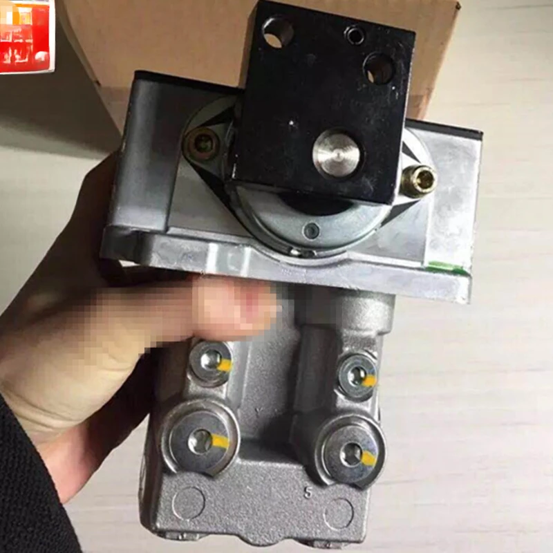 

hydraulic foot pedal valve ZX225 PPC travel valve HVP05S-040-101 MFG309547