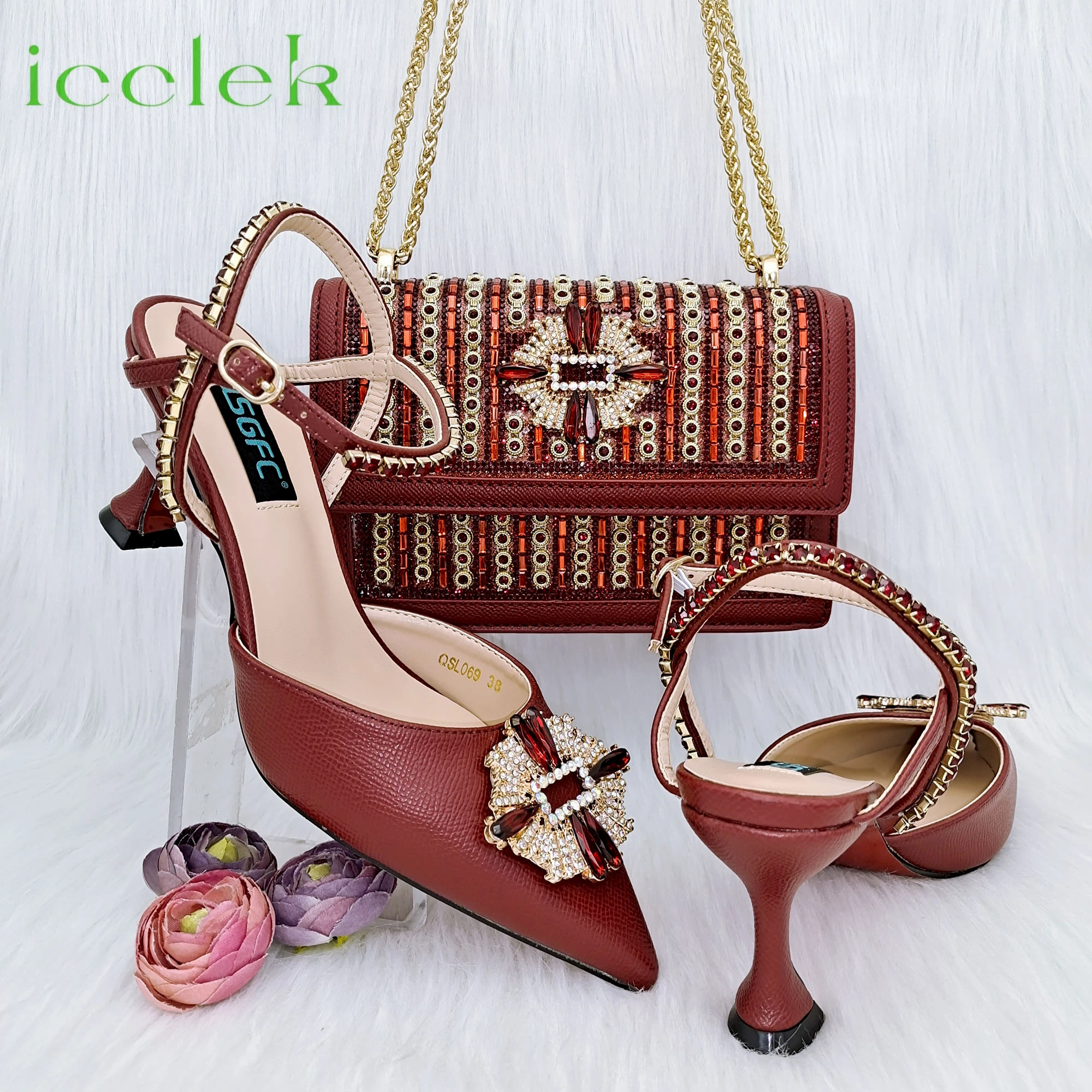 Wine Color Pointed Toe Ladies Sandal Decorated with Bling Bling Crystal Shoes and Bag Set For Wedding
Wine Color Pointed Toe Ladies Sandal Decorated with Bling Bling Crystal Shoes and Bag Set For Wedding