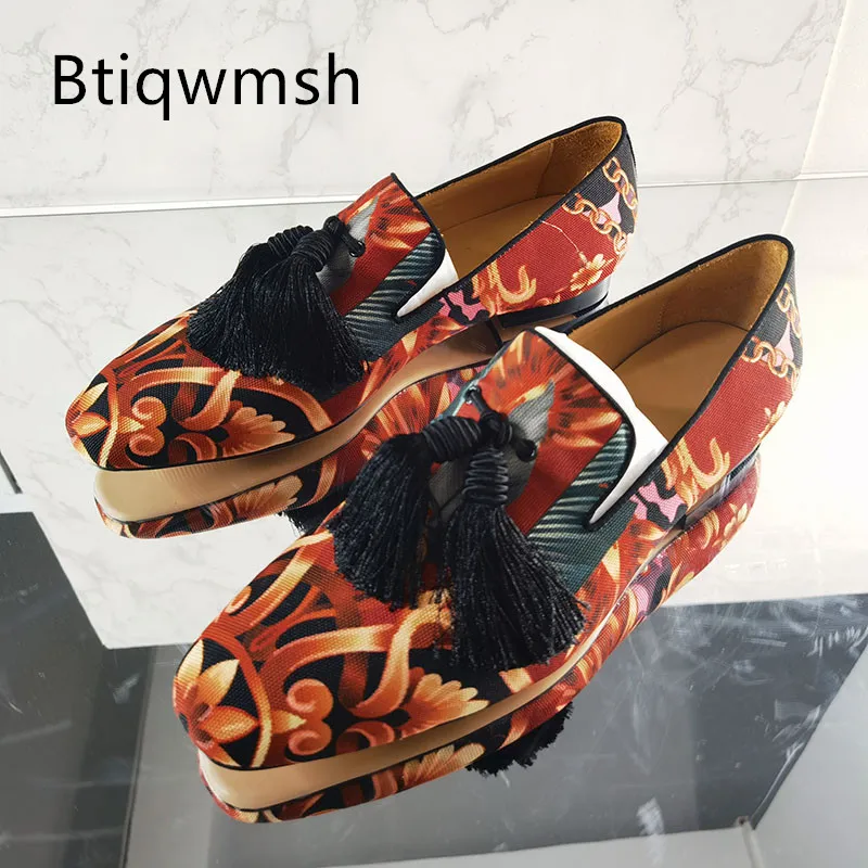 Red Luxury Tassel Shoes Man Pointed Toe Embroider Satin Flats Male Fashion Party Shoes
Red Luxury Tassel Shoes Man Pointed Toe Embroider Satin Flats Male Fashion Party Shoes