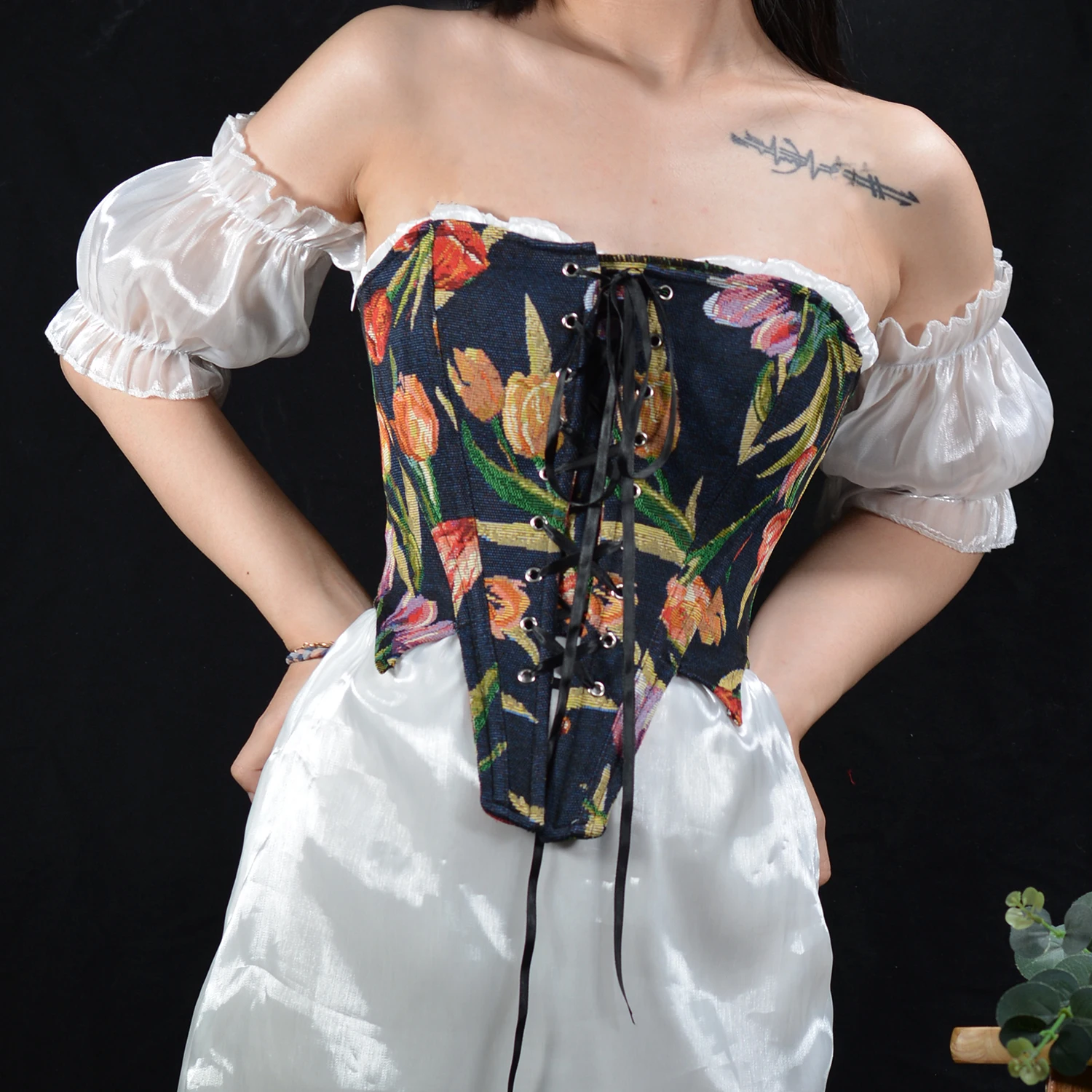 High Street Women's Camisole Embroidered Rich Tulips Petal Bustier Bra Cropped Tops Overbust Corset Crop Streetwear
High Street Women's Camisole Embroidered Rich Tulips Petal Bustier Bra Cropped Tops Overbust Corset Crop Streetwear