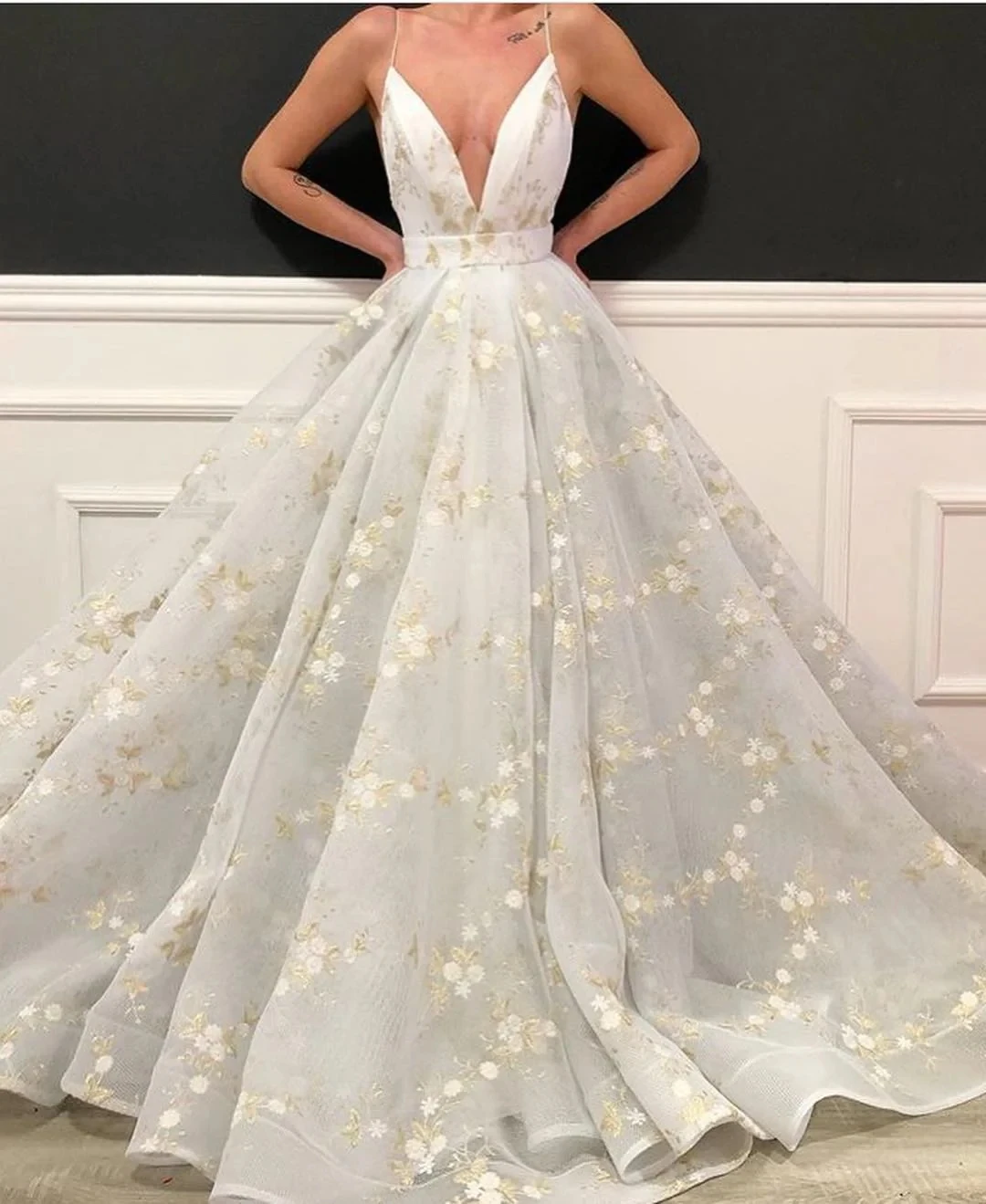 Haute Couture Prom Dresses Ball Gown Spaghetti Straps Tulle Lace Saudi Arabia Dubai Robe De Soiree Evening Dress Gown
Haute Couture Prom Dresses Ball Gown Spaghetti Straps Tulle Lace Saudi Arabia Dubai Robe De Soiree Evening Dress Gown