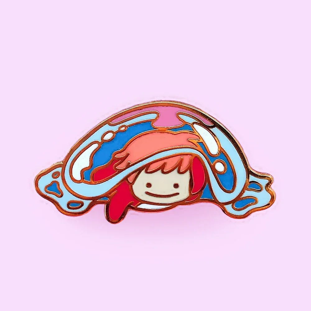 Яркая эмалированная заколка Ponyos, милая мультяшная подводная Золотая рыбка, модный металлический значок на лацкан, ювелирные изделия для фанатов аниме-фильмов, подарки
Яркая эмалированная заколка Ponyos, милая мультяшная подводная Золотая рыбка, модный металлический значок на лацкан, ювелирные изделия для фанатов аниме-фильмов, подарки