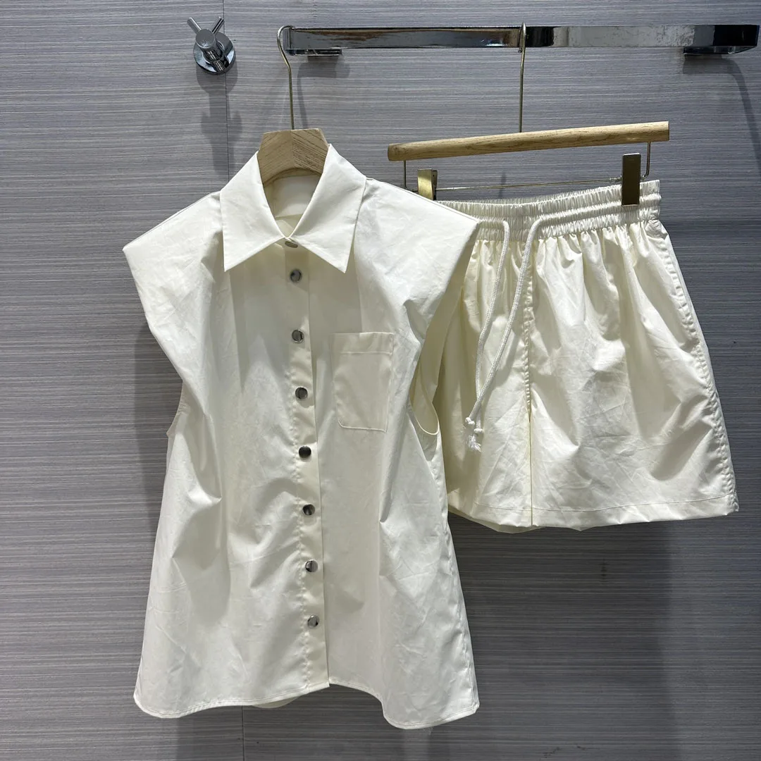 Waistcoat shirt suit shoulder loose version type vest shirt with elastic shorts
Waistcoat shirt suit shoulder loose version type vest shirt with elastic shorts