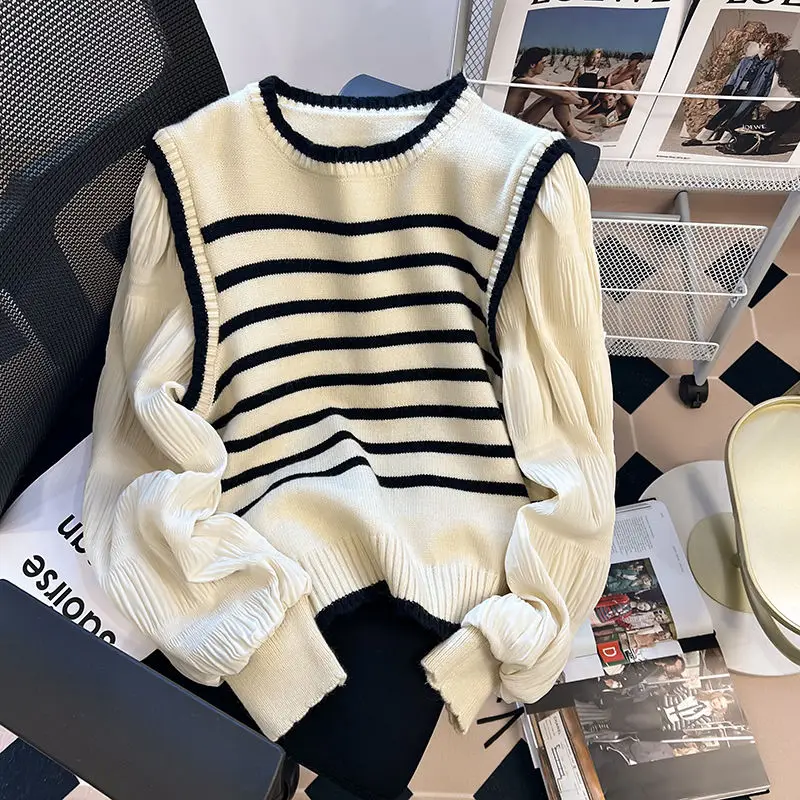 Korean Style Patchwork Overcoat Striped Fake Two-piece Knit Sweater Women's Spring 2024 New Casual Sweater Sweet puff sleeve Top
Korean Style Patchwork Overcoat Striped Fake Two-piece Knit Sweater Women's Spring 2024 New Casual Sweater Sweet puff sleeve Top