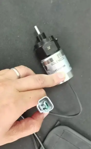 550-9113 5509113 U85206500 Fuel Stop Shutoff solenoid for Caterpillar CAT C2.2 engine 226B 226B3 232B 3013 3024 Perkins 404D-22T 
550-9113 5509113 U85206500 Fuel Stop Shutoff solenoid for Caterpillar CAT C2.2 engine 226B 226B3 232B 3013 3024 Perkins 404D-22T