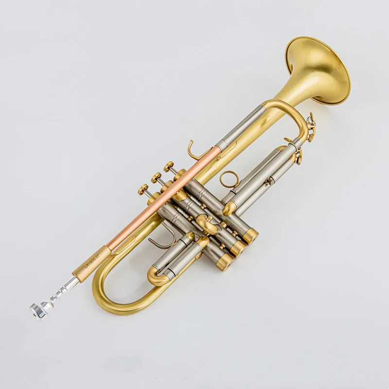 

Pintado a ouro Requintado Trompete de Latão, Bb Flat, Instrumento Musical, Bocal, Luvas, Strap Case, LR180S37