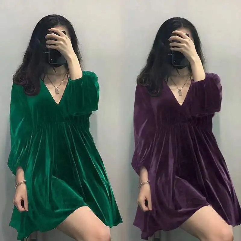 Женское бархатное платье-мини с V-образным вырезом, длинным рукавом
Женское бархатное платье-мини с V-образным вырезом, длинным рукавом