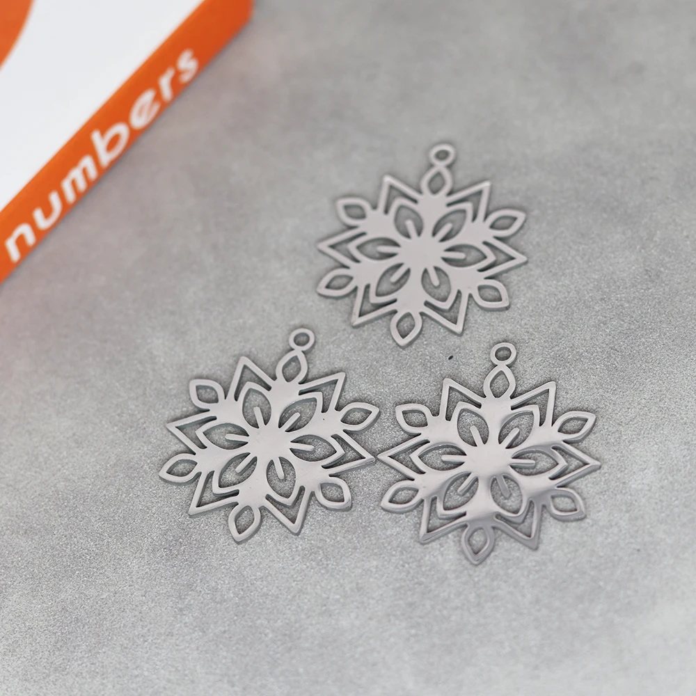 

3pcs/Lot Stainless Steel Reindeer And Snowflake Accessories Findings For Fashion Jewelry Making DIY Handmade Craft Gift