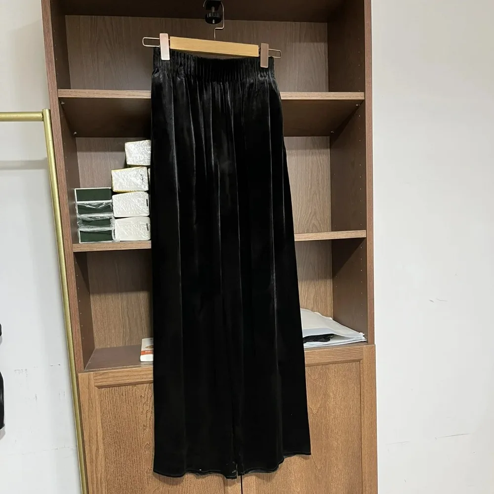2023 Spring Retro Fashion Casual and Comfortable All-match Black Velvet Wide-leg Pants for Women
2023 Spring Retro Fashion Casual and Comfortable All-match Black Velvet Wide-leg Pants for Women