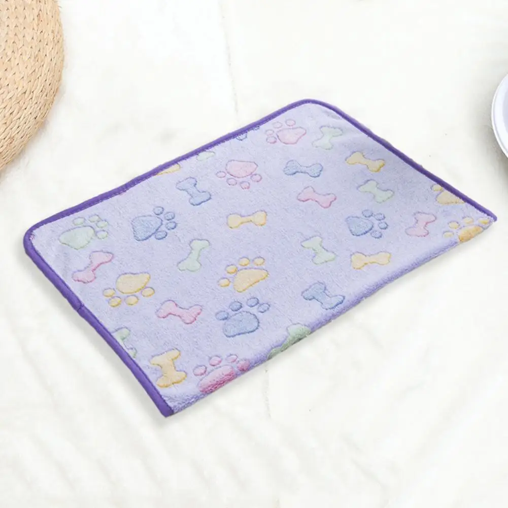 Bone Pattern Pet Blanket Soft Flannel Pet Blanket for Sofa Home Cartoon Pattern Cat Dog Bed Blanket Warm Comfortable Sleeping
Bone Pattern Pet Blanket Soft Flannel Pet Blanket for Sofa Home Cartoon Pattern Cat Dog Bed Blanket Warm Comfortable Sleeping