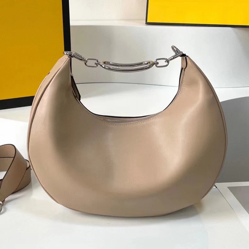 Vintage leather crescent chain handbag Women's new Crescent bag Luxury multi-function large capacity oblique span shoulder bag
Vintage leather crescent chain handbag Women's new Crescent bag Luxury multi-function large capacity oblique span shoulder bag