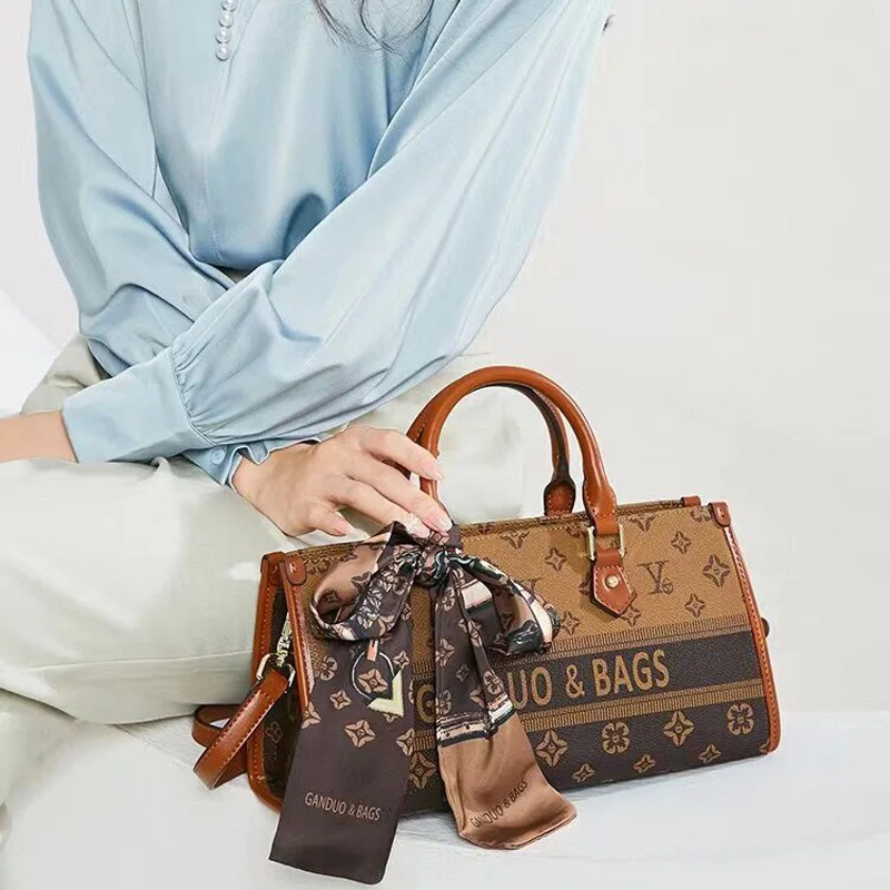 Large Capacity Tote Bag for Women 2023 New Spring/Summer Europe and America Retro Crossbody Commuter Bag Women Purse and Handbag
Large Capacity Tote Bag for Women 2023 New Spring/Summer Europe and America Retro Crossbody Commuter Bag Women Purse and Handbag