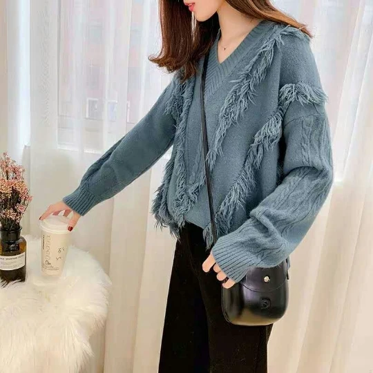 2022 Blue Tassels Pullover Girl Woman Women Sweater V-Neck Knit Tops Tight Women's Sweaters Fall Spring Top Coat Cloth Suétere
2022 Blue Tassels Pullover Girl Woman Women Sweater V-Neck Knit Tops Tight Women's Sweaters Fall Spring Top Coat Cloth Suétere