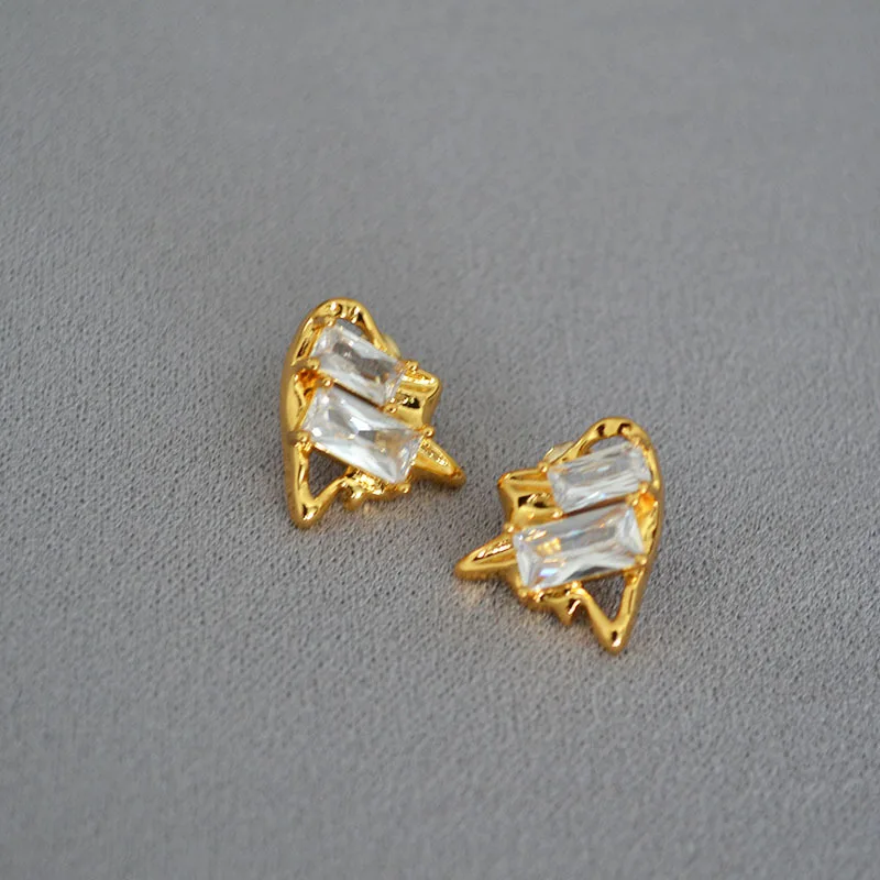 Rectangular Zircon Decor Earrings Korean Style Fashion Design Gold Plated Brass 925 Silver Needle Stud Earrings
Rectangular Zircon Decor Earrings Korean Style Fashion Design Gold Plated Brass 925 Silver Needle Stud Earrings