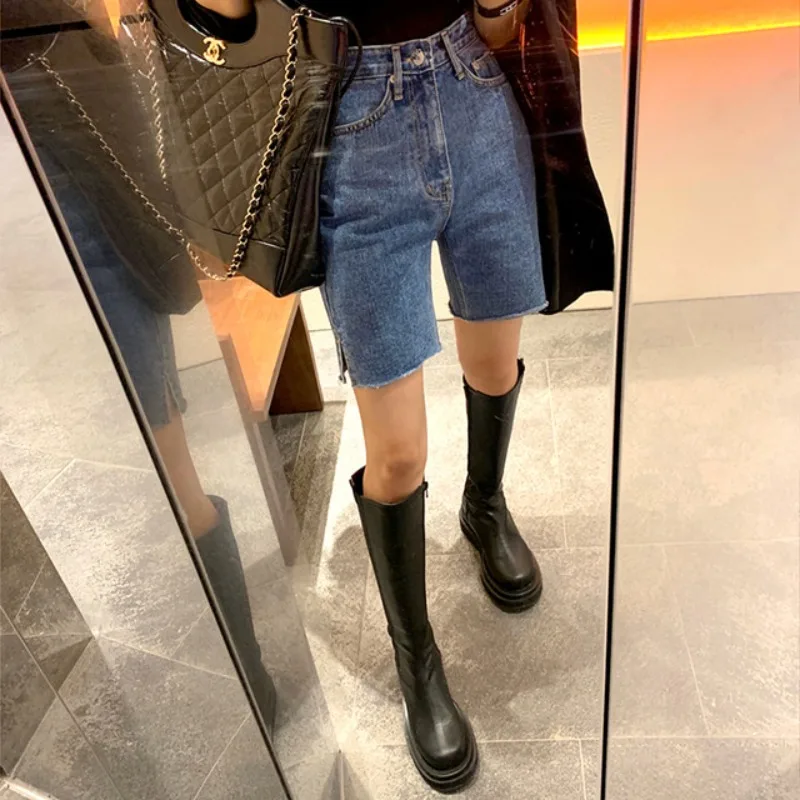 Instagram chic retro high-waisted slimming slit raw edge straight leg five quarter jean shorts women
Instagram chic retro high-waisted slimming slit raw edge straight leg five quarter jean shorts women