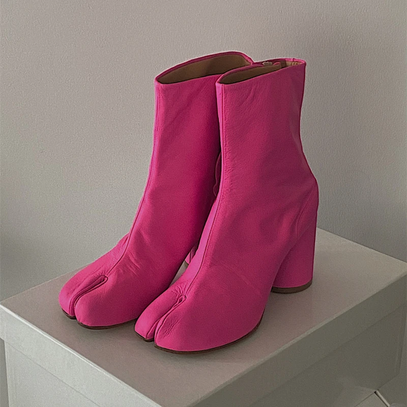 British Style Rose Red Split Toe Short Boots for Women's Versatile Side Zipper Thick Heel Horseshoe Boots Single Boot
British Style Rose Red Split Toe Short Boots for Women's Versatile Side Zipper Thick Heel Horseshoe Boots Single Boot