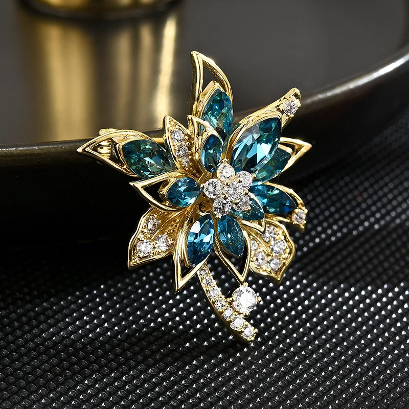 Luxury Crystal Flower Brooch Micro-inlaid Zircon Copper Gold-plated Plant Broochpins Temperament Elegant Corsage Accessories
Luxury Crystal Flower Brooch Micro-inlaid Zircon Copper Gold-plated Plant Broochpins Temperament Elegant Corsage Accessories
